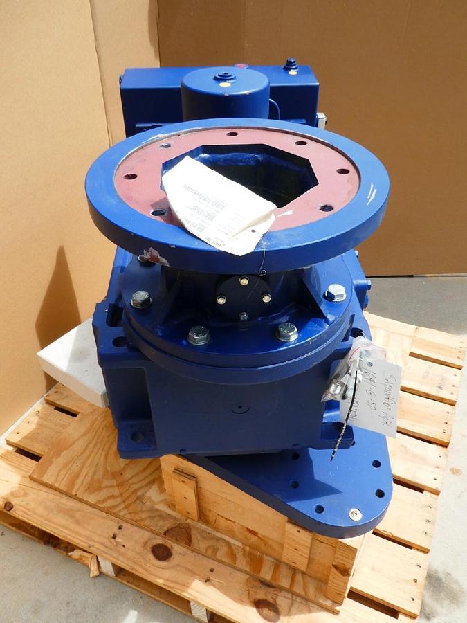 Used Flender flat Gearbox NFJ/46188006-0310-003/2018 H3 SV 05 37kW I= 32,975:1 (New)