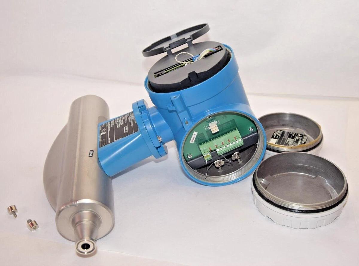 ENDRESS + HAUSER Promass 80F Mass Flowmeter 80F15 80F15-AFUDCARAB7AA 1/2"  NEW