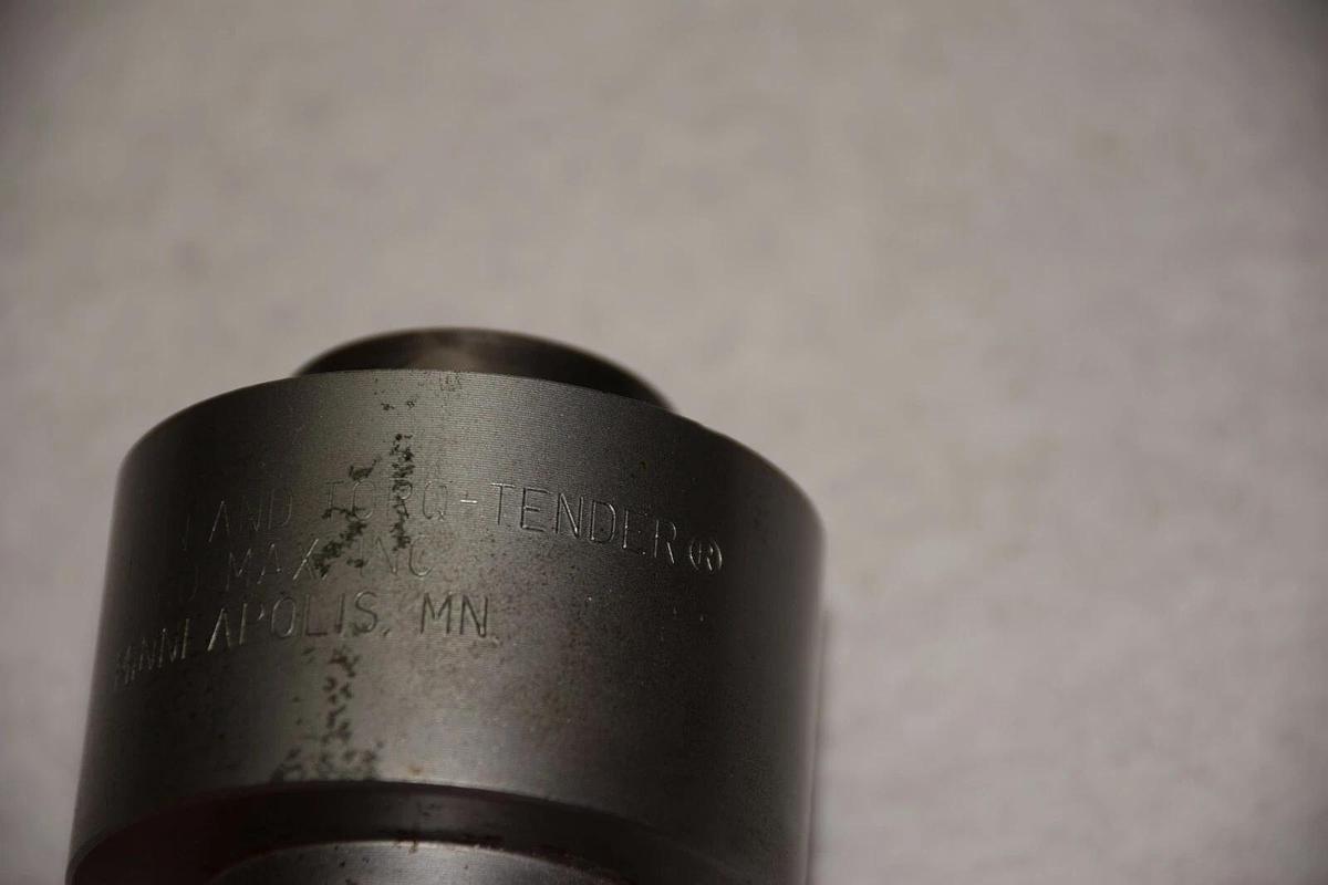 ZERO-MAX 5/8" BORE END OF SHAFT MOUNT BUSHED BORE HOUSING NEW