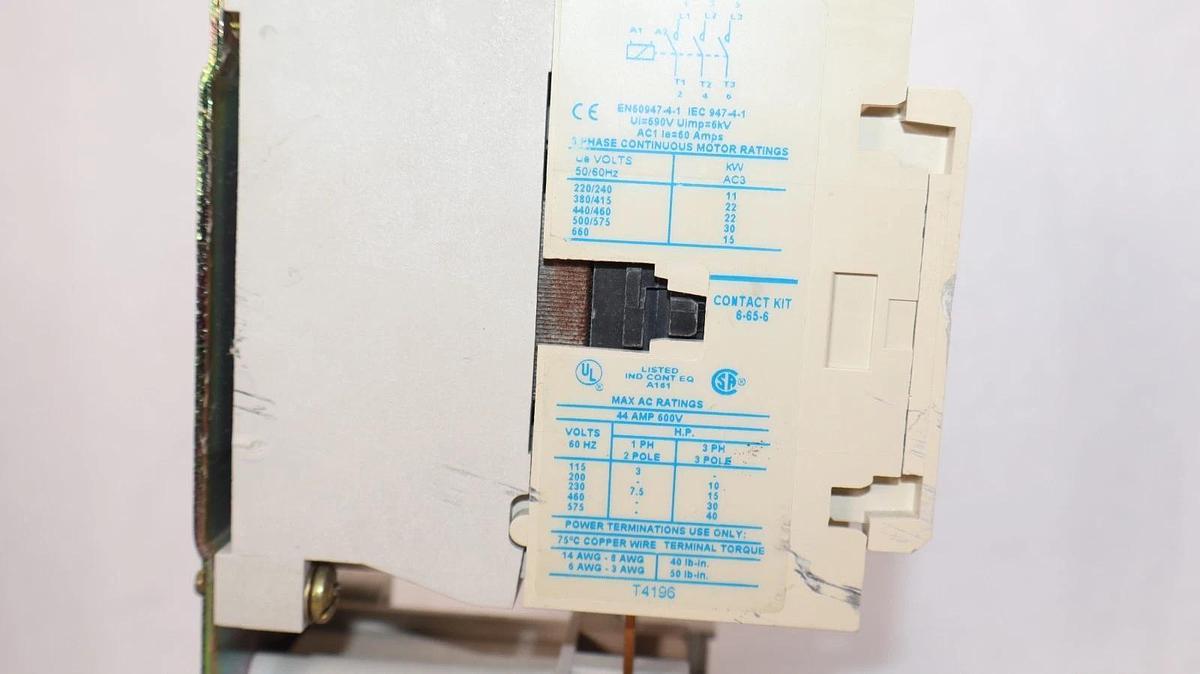 Cutler-Hammer Eaton Starter CE15HN3 C306GN3 660V 60A 60 Amp 120v Coil H2014B