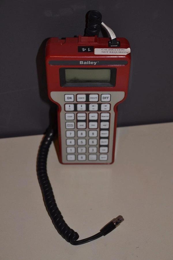 Used BAILEY CTT12 COMMAND SERIES 5VDC 85mA CONFIG TUNING TERMINAL