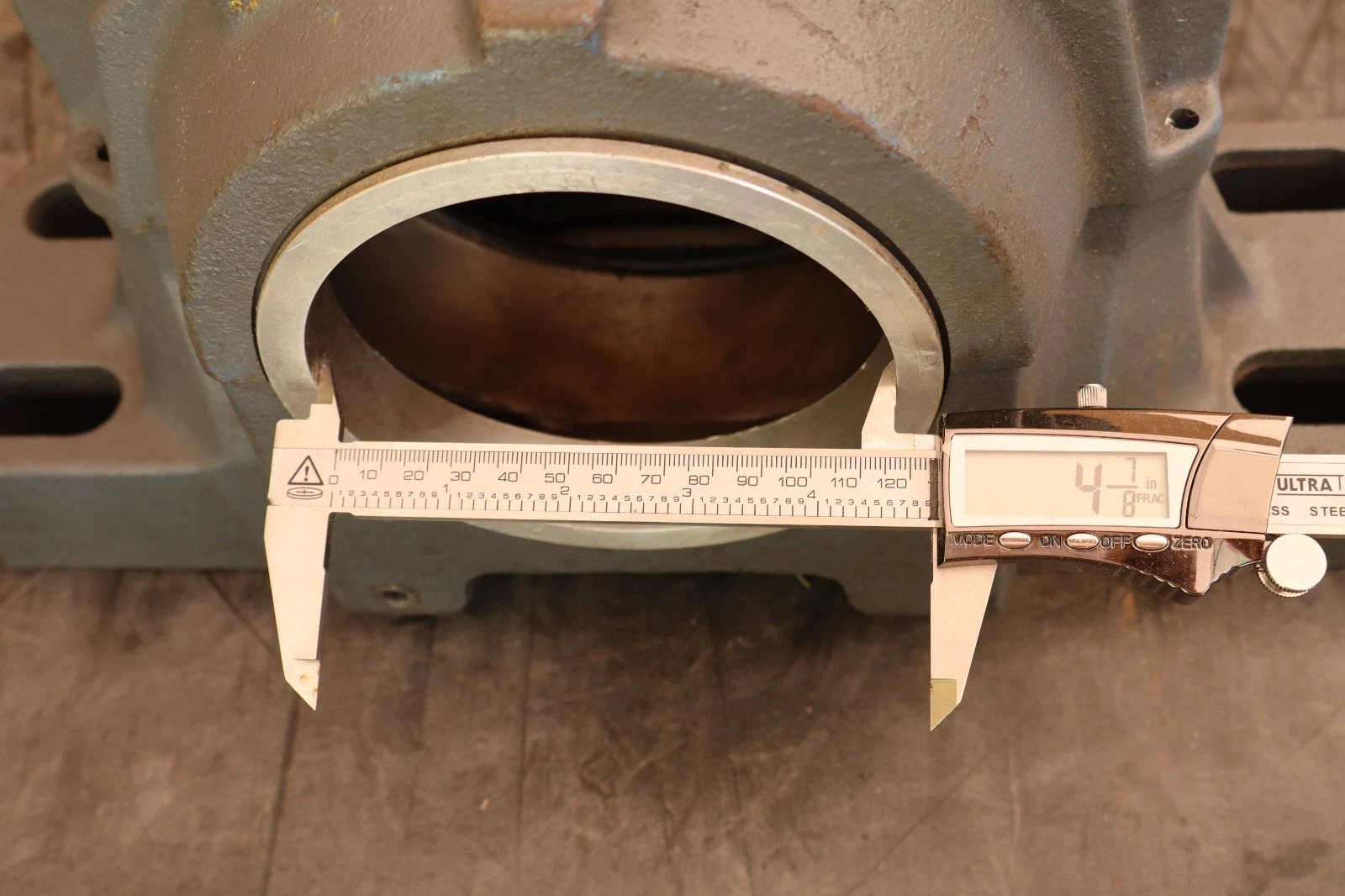 SKF Pillow Block HOUSING 4-Bolt SAF-522 SAF 522-A SAF 522 SAF522 FSAF 522-A *NOS