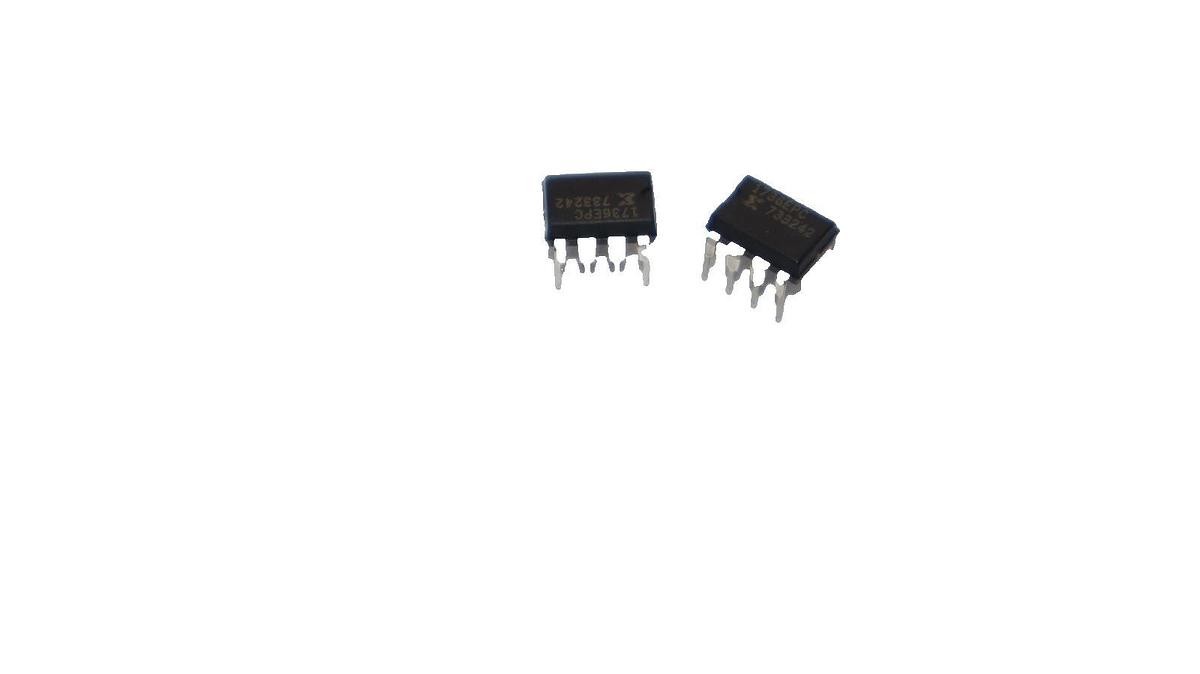 Xilinix Integrated Circut Prom DIP-8 1736EPC (New - Lot of 2)