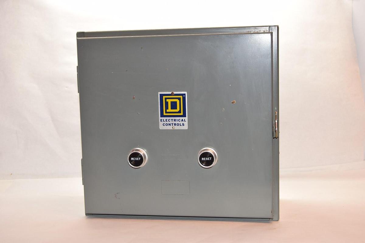 Used SQUARE D 8810 SDG-2 Enclosure w/ Reversing Contactor Size 2 8810 SD0-2  220/240v