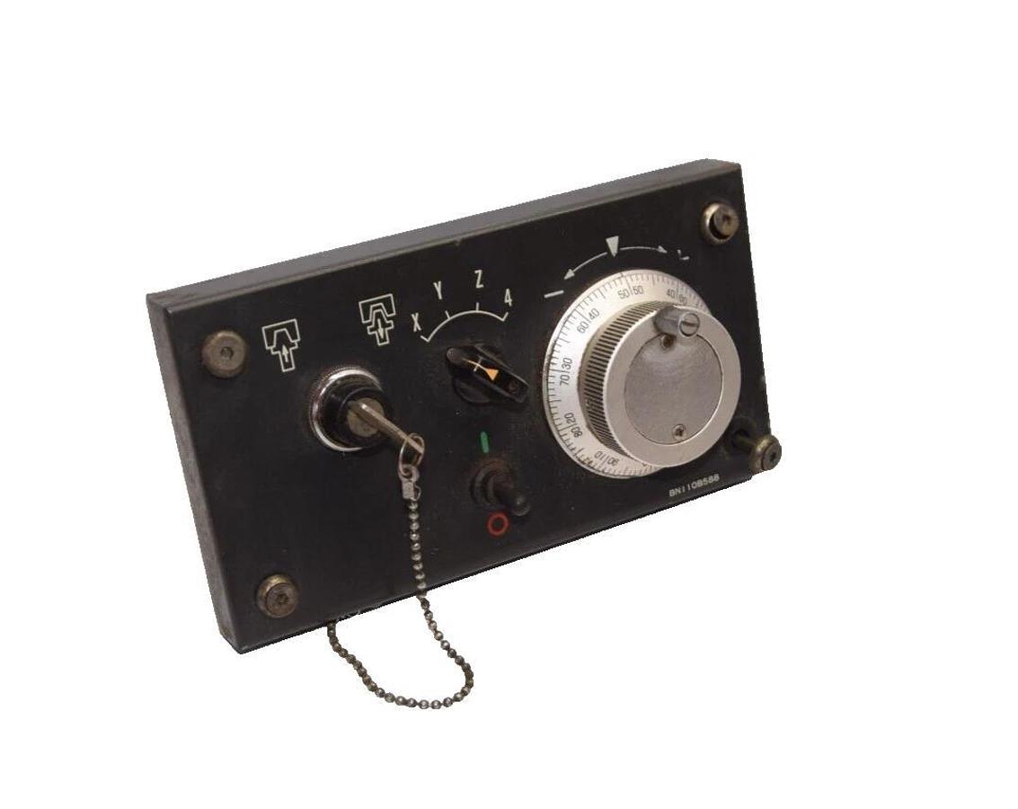 Used MITSUBISHI / SANSEI BNIIOB588 , HD52A Pulse Generator Operator Control