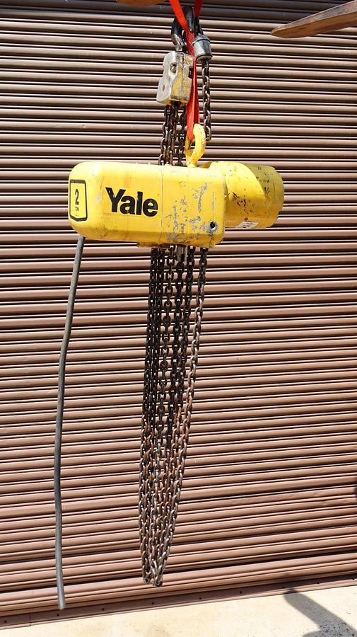 Used Yale 2 Ton Chain Hoist 4000lb 2010H083 C6T17NZ3D 460/380v 3ph 24" Chain