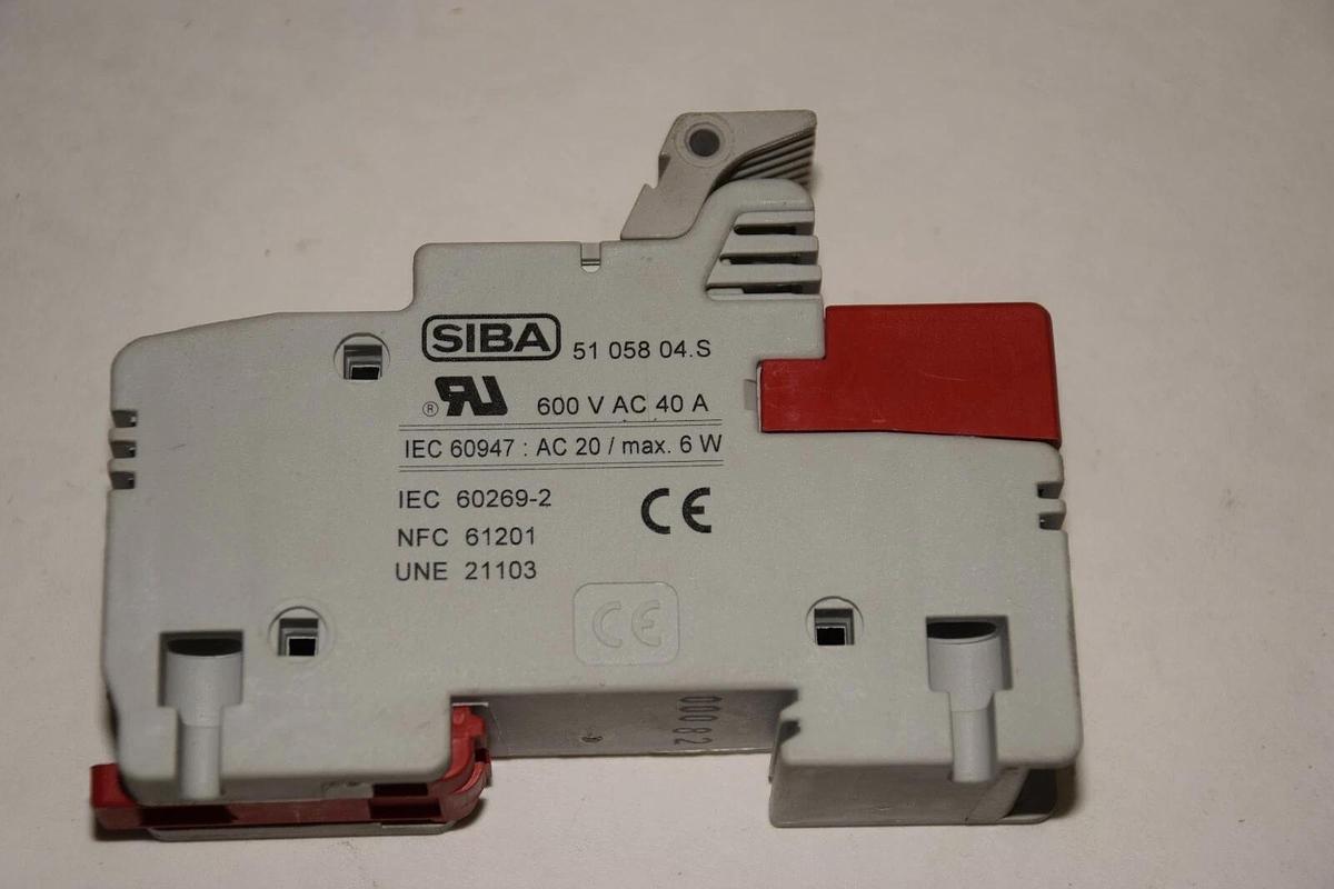 Used SIBA 14x51 51 058 04.S 5105804.S 600V AC 40A FUSE HOLDER