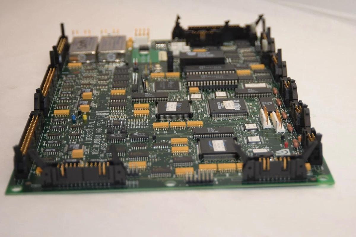 Used EMERSON / LIEBERT 02-810001-00 02_810001_00 PCB Circuit Board