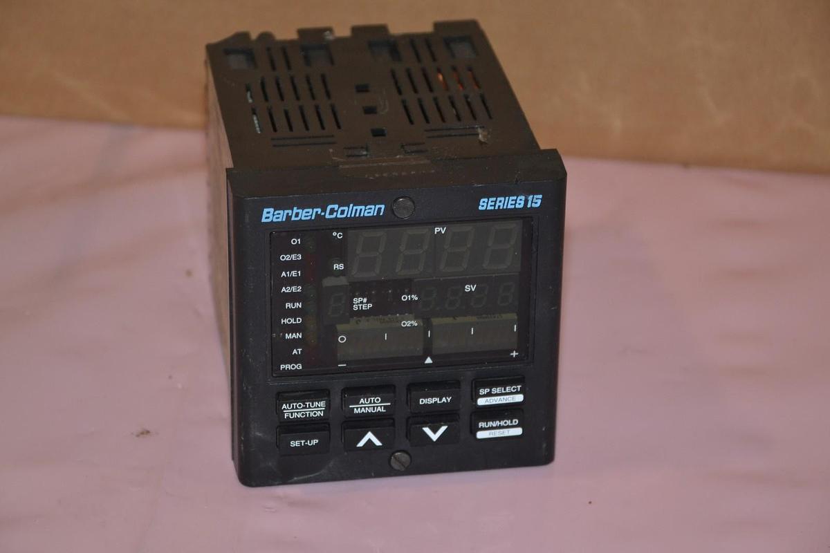 Used BARBER-COLMAN Ser.15Q 15Q8-0KF00-00F-0-00 15Q80KF0000F000 Temperature Controller
