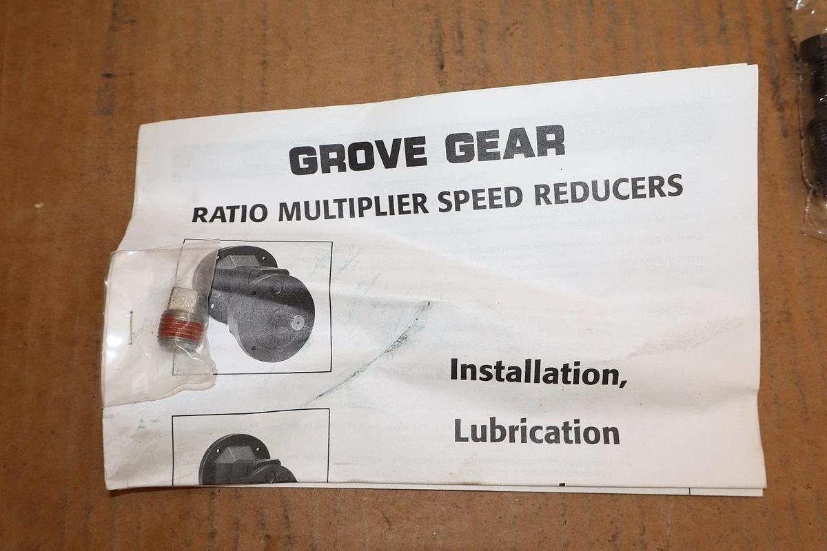 Grove Gear Helical Speed Reducer Gear Box Flex-In-Line TXQ2 140/56 5:1 (NEW)