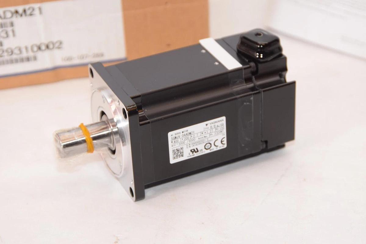 (NEW) YASKAWA SGMJV-04ADM21 2.7A 400W 3PH Servo Motor