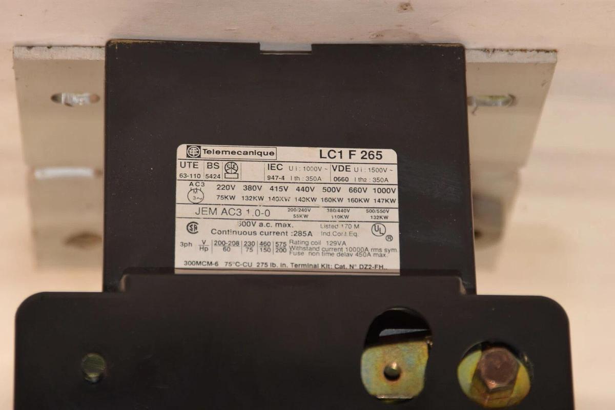 Used TELEMECANIQUE LC1 F 265 LC1F265 285A 120/127V Coil Contactor