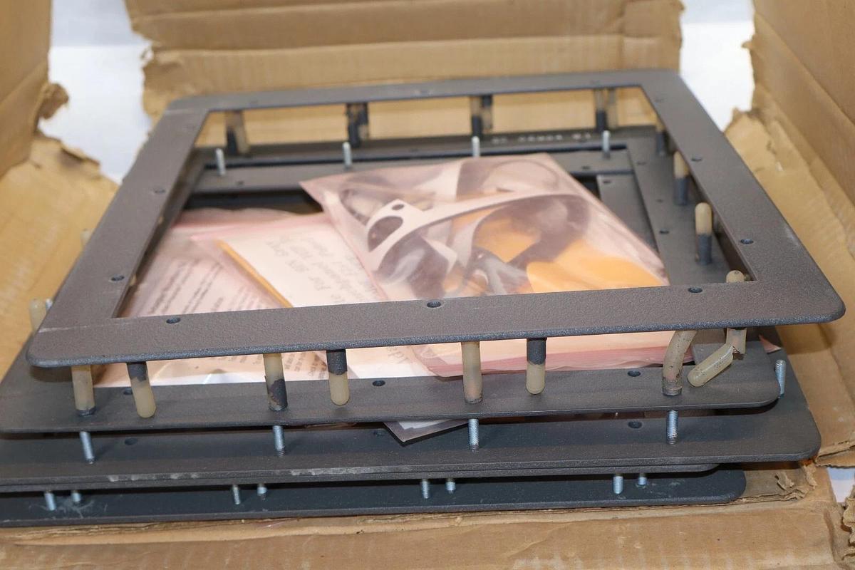 Used (4) Cutler Hammer Collar 24xx to 1500/1700 Touch Panel 1524TP 1524TP-00 *NEW