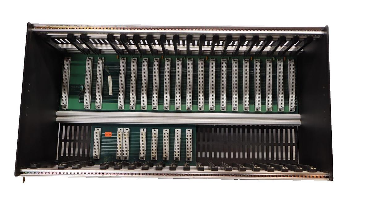 Used B & R B&R HCR166-0 , HCR1660 Rev: 3.00 19-Slot Multi Module PLC Rack Chassis