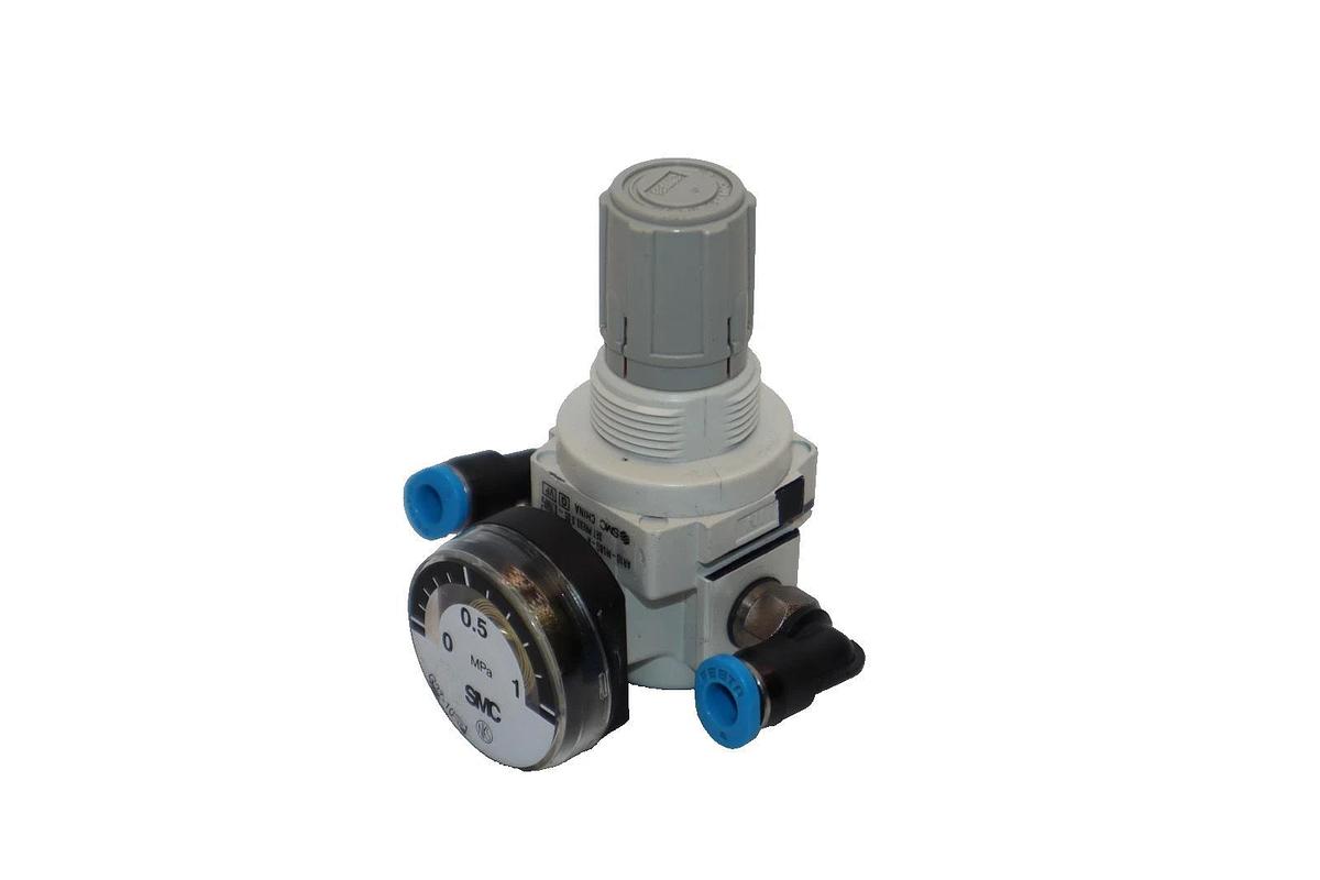 Used SMC AR10-M5BG-A , AR10M5BGA 0.05-0.7MPa Pneumatic Regulator