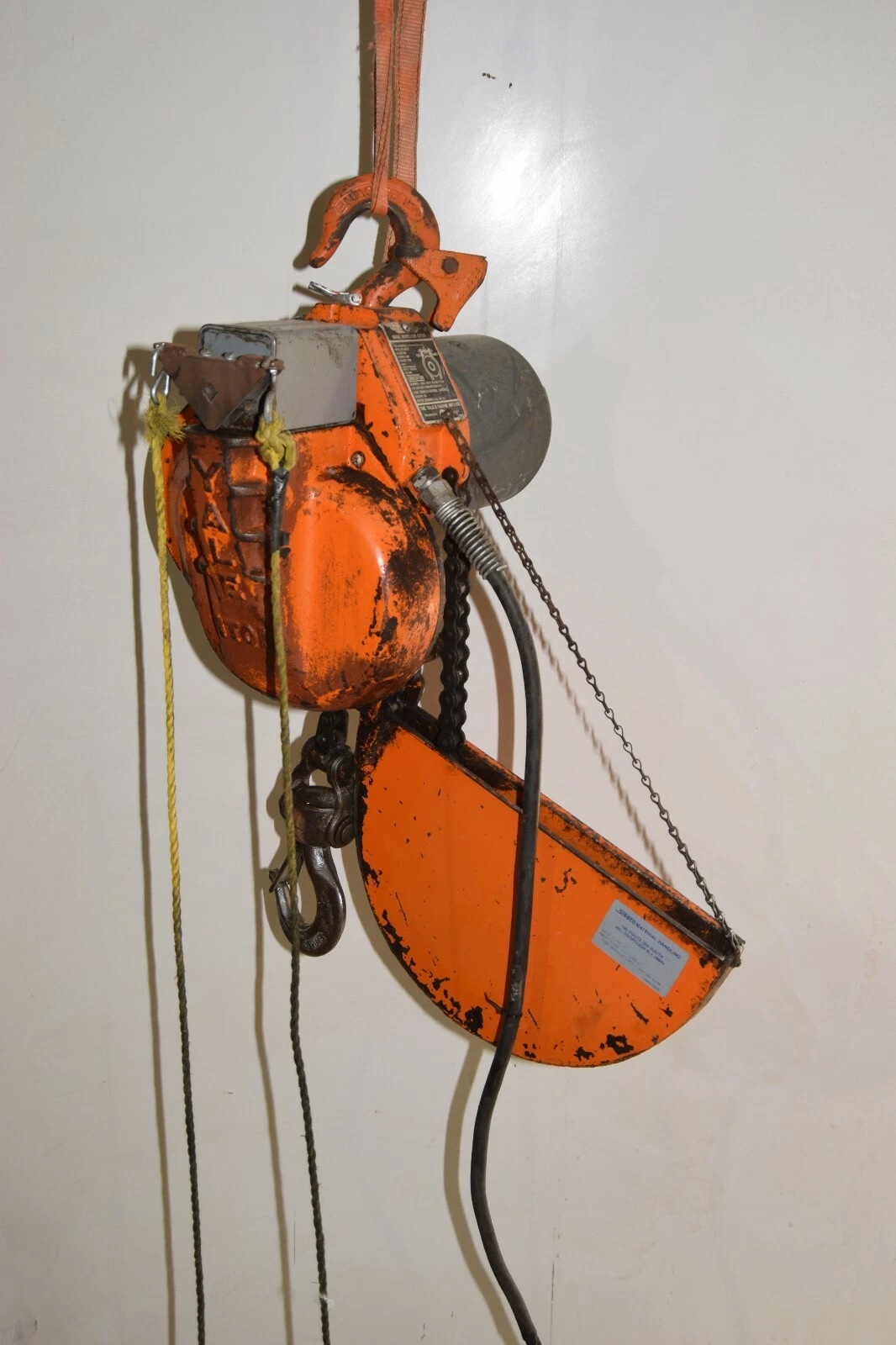 Used Yale Electric Chain Hoist 1 Ton 2000lb 1K9FPG3 3Ph 440v 1K9FPG3N 10' Chain Drop