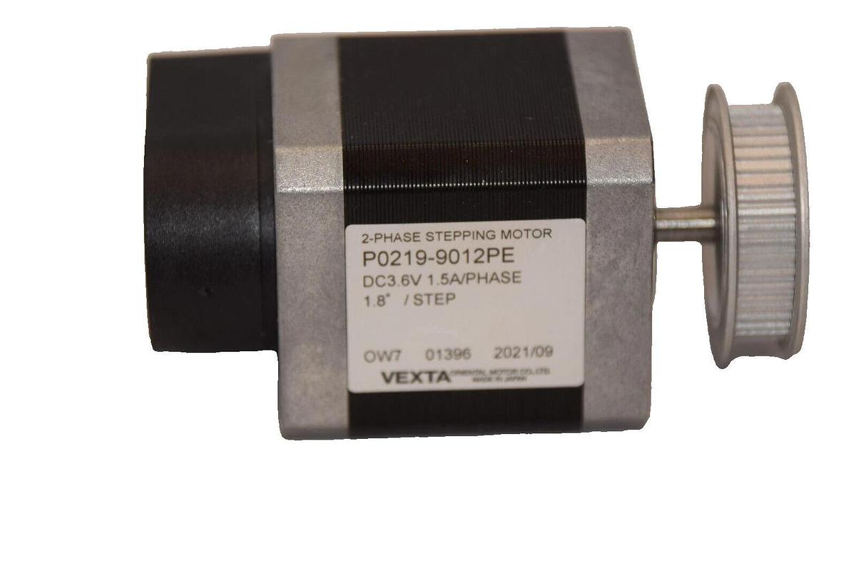 Used VEXTA Oriental 2 phase Stepping Motor P0219-9012PE 3.6v w/ E5-400-197-NE-S-D-D-B