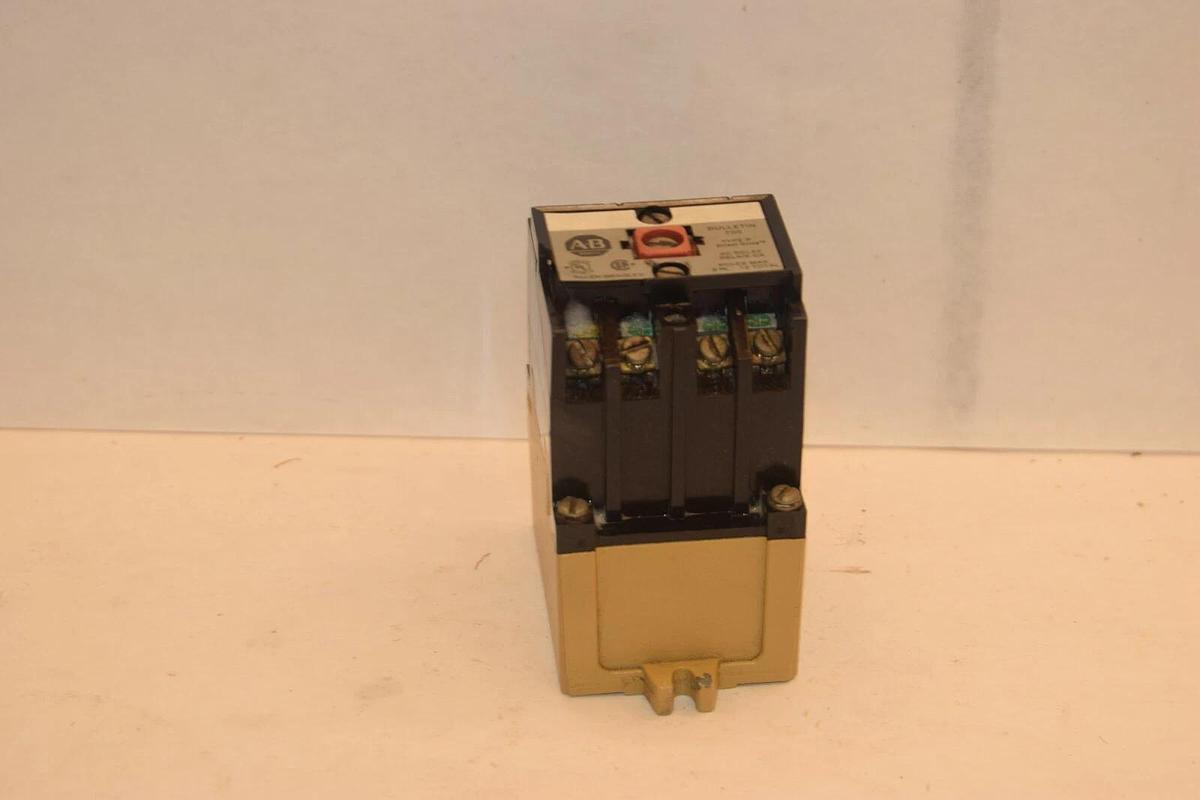 Used ALLEN BRADLEY 700-P400A1  700P400A1 Series A 115-120V Direct Drive Relay