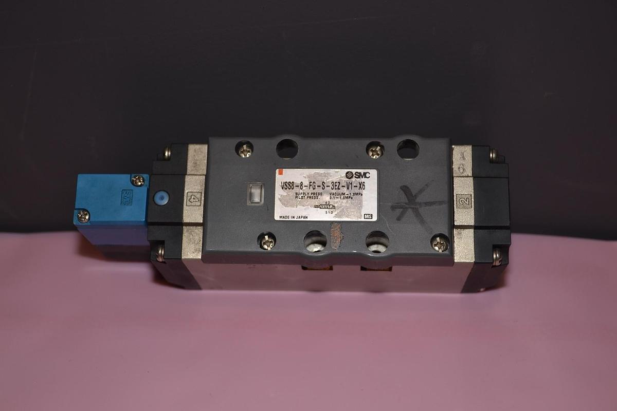 Used SMC VSS8-8-FG-S-3EZ-V1-X6 VSS88FGS3EZV1X6 VALVE