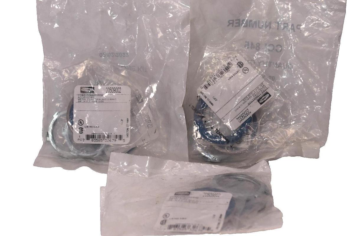 (NEW - Lot of 3) HUBBELL 20509002 3/4" npt Hub Size O-Ring Cord Connector