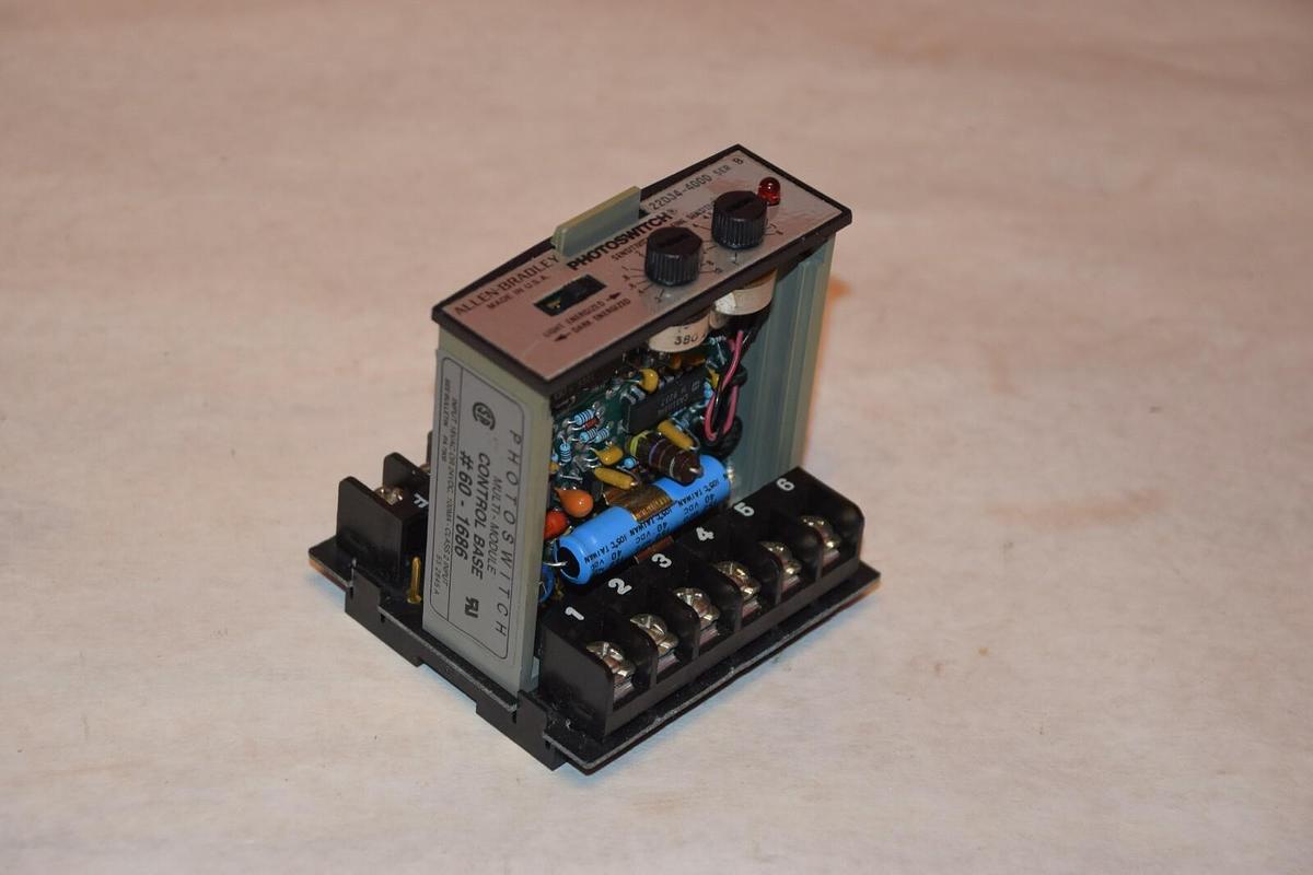 Used ALLEN BRADLEY 60-1686 TYPE 22DJA-4000 SERIES B PHOTOSWITCH CONTROL MODULE