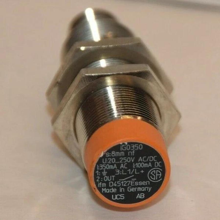 Used EFECTOR IG0350 8mm 20-250V 100mA Proximity Sensor