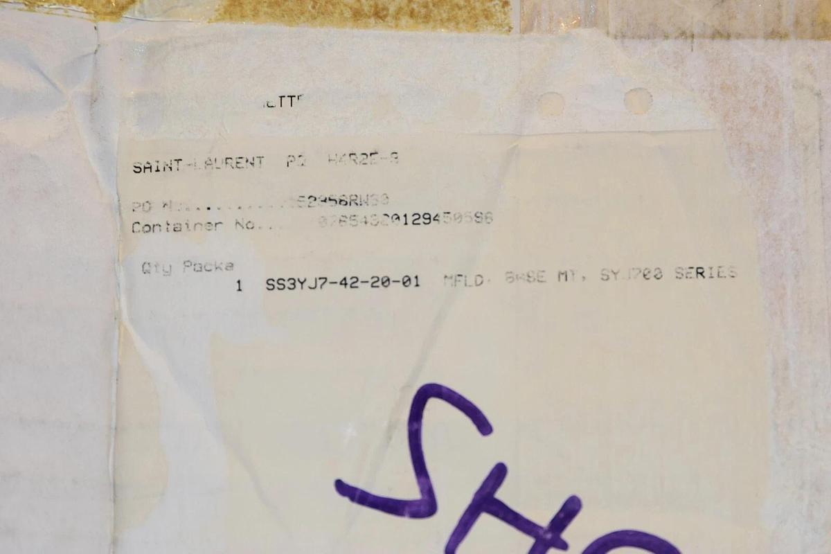 (NEW) SMC SS3YJ7-42-20-01 , SYJ700 Series Manifold Base Mount