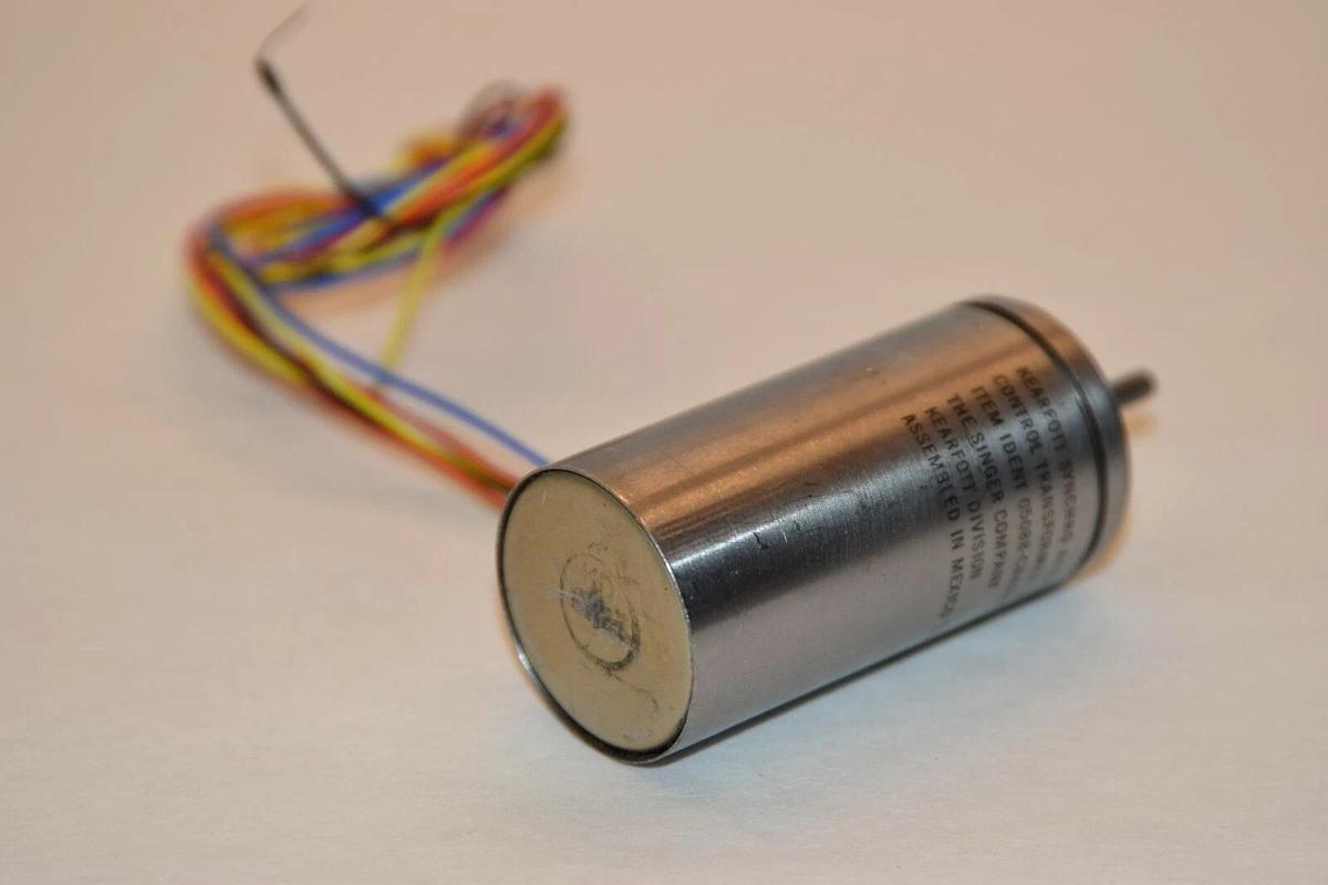 Used SINGER / KEARFOTT 05088-CR41095010 SYNCHRO RESOLVER
