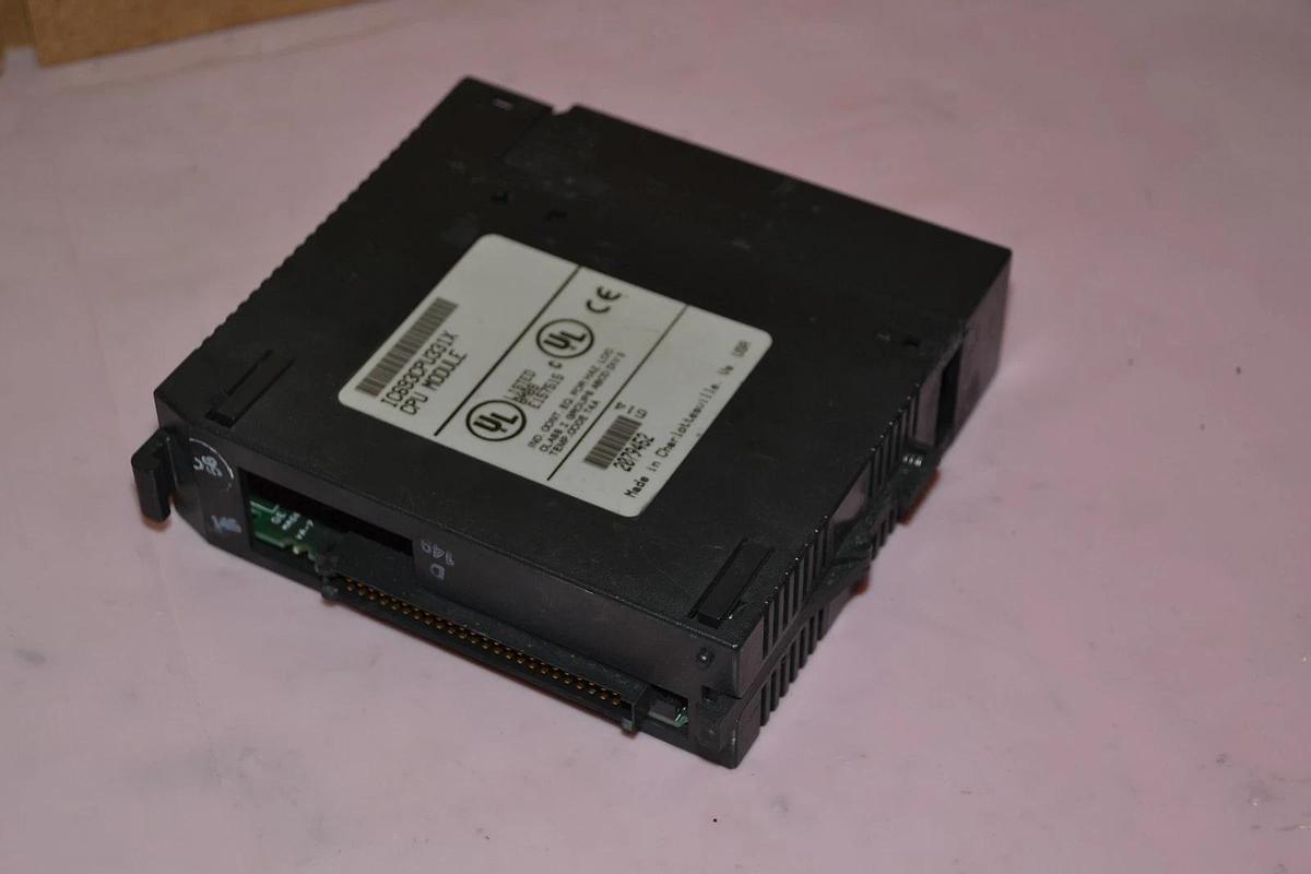 Used GE FANUC IC693CPU331X CPU MODULE IC693CPU331 X   *missing top cover*