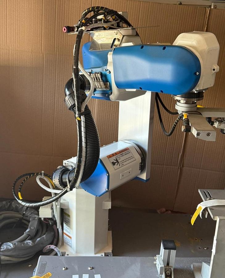 Used Toshiba Machine Co. System Six-Axis 6-Axis Robot TVL500 TVL 500 28kg