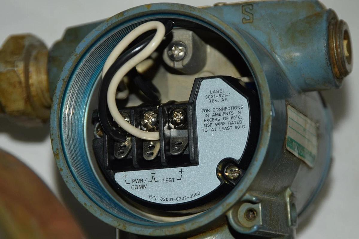 Used ROSEMOUNT Smart Family 03031-0001-0002 03031-0761-0022 Pressure Transmitter