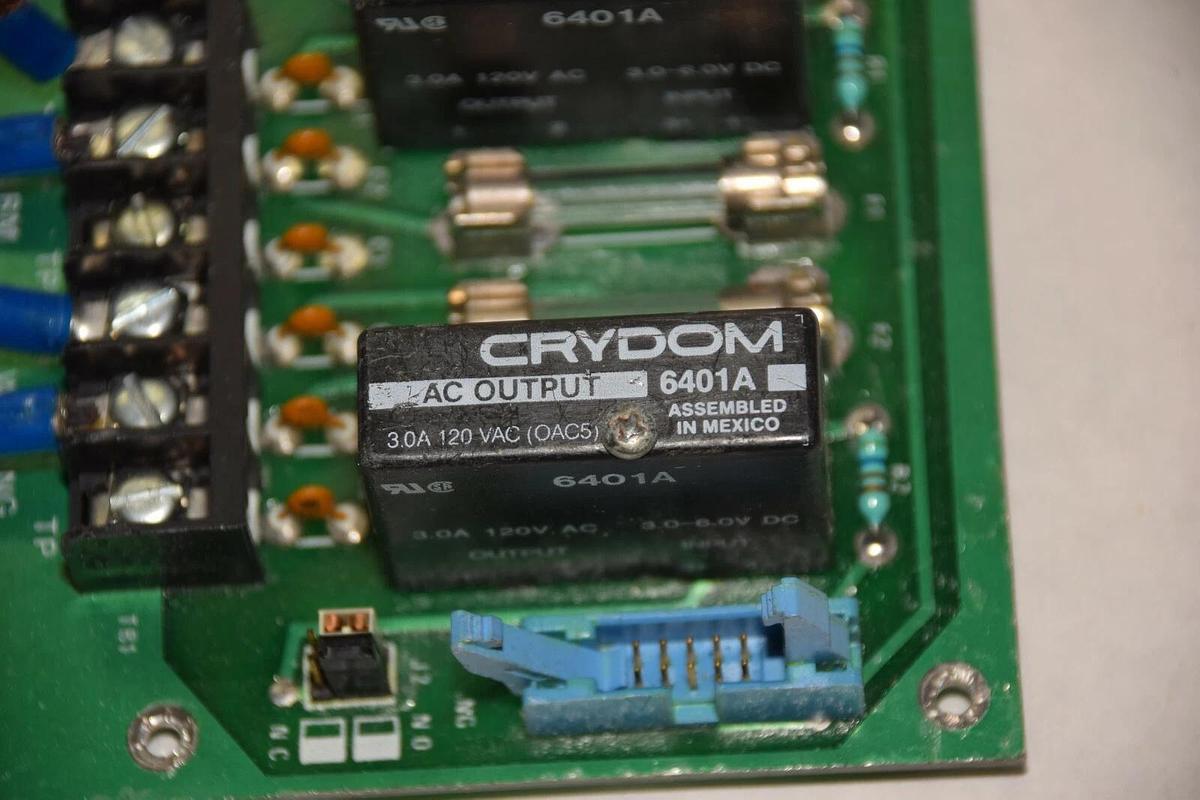 Used MOORE 15589-1 ISSUE 5 15589-1-5 CRYDOM 6401A RELAY PC BOARD