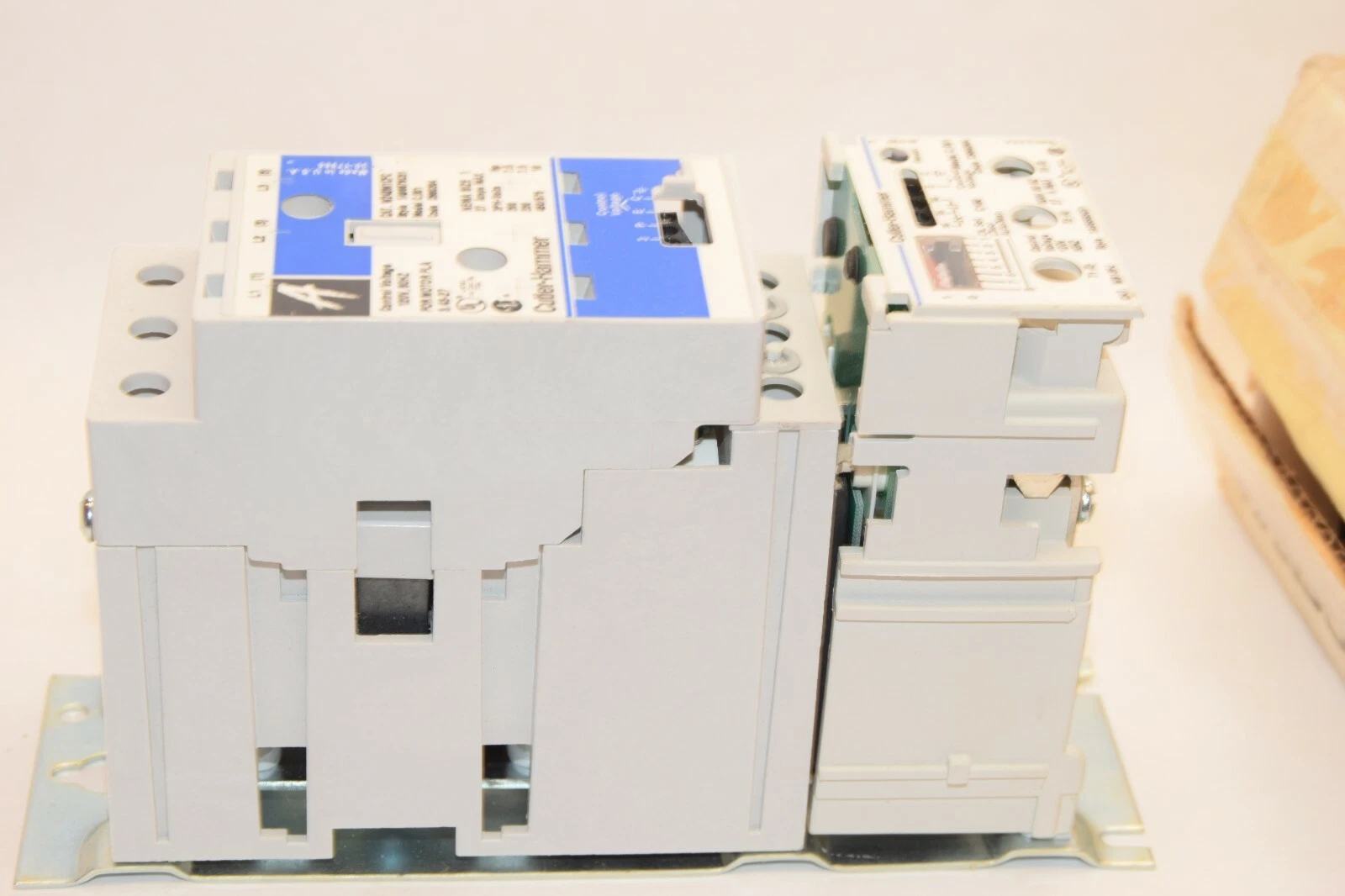 (NEW) CUTLER HAMMER W240M1CFC 3P 27A 3Phs Coil Contactor / OL Combo WB13FJ