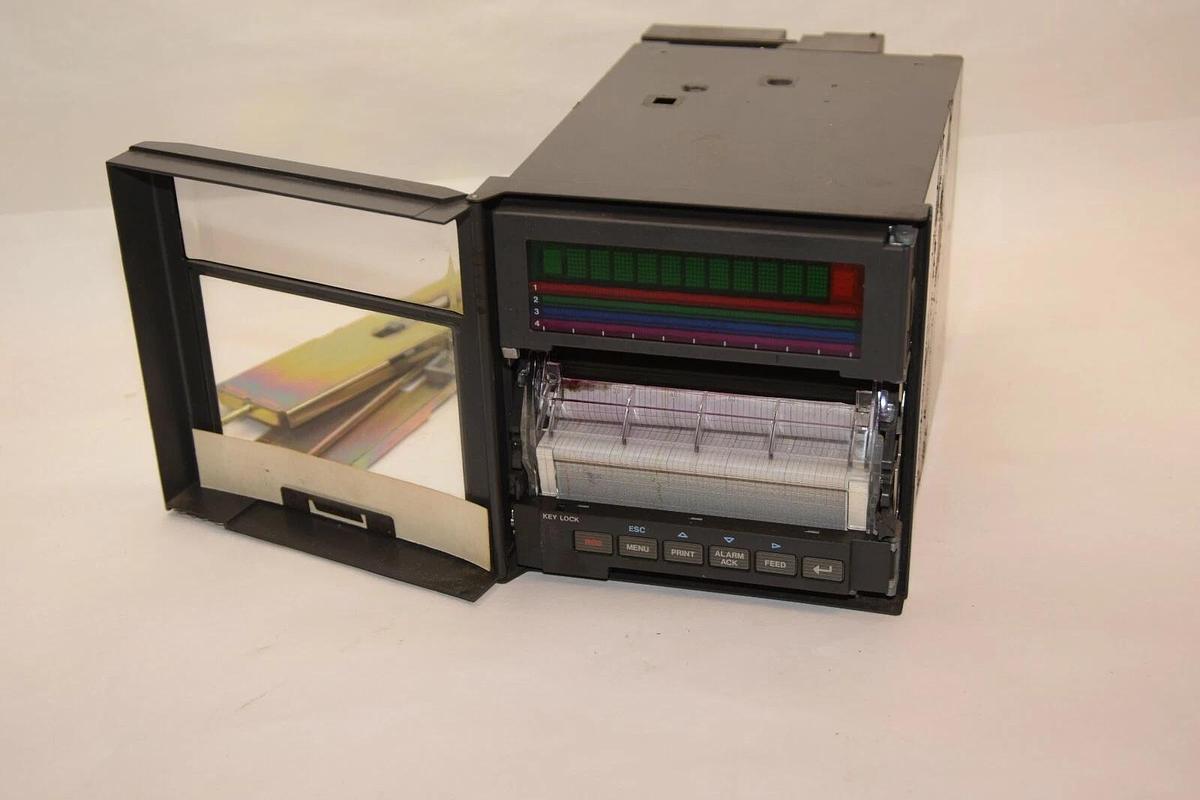 Used JOHNSON YOKOGAWA 436003 100-240Vac 50/60Hz Data Chart Recorder