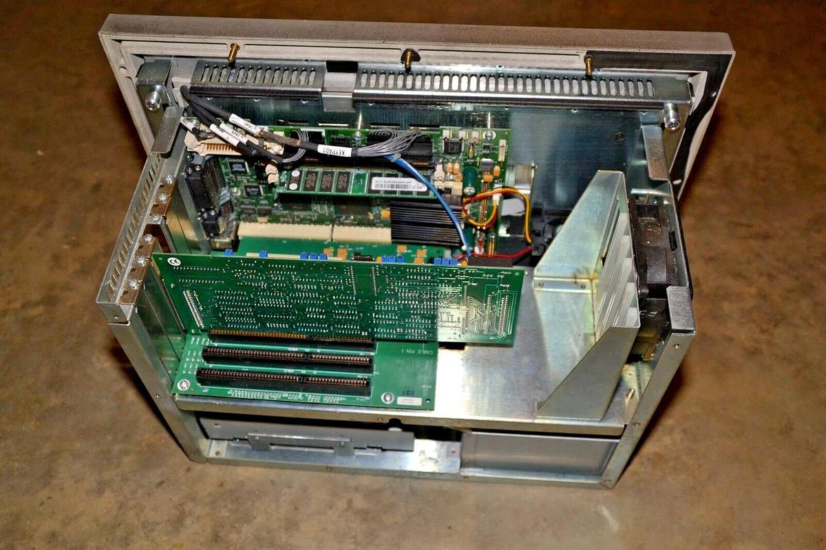 Used XYCOM 3512-KPM 12.1 INCH COLOR OPERATOR INTERFACE