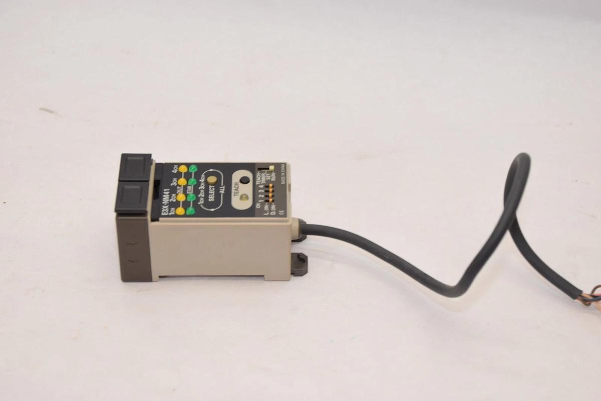 Used OMRON E3X-NM41 Fiber Optic Photoelectric Sensor