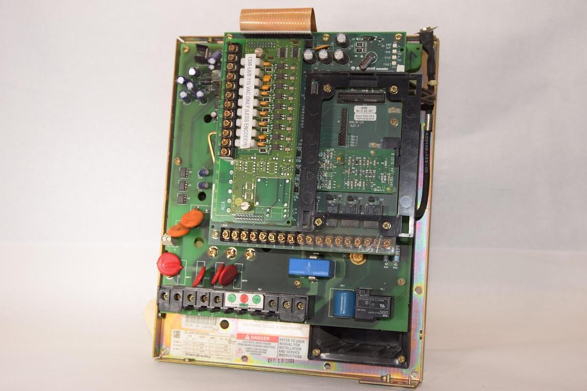Used ALLEN BRADLEY 1336F-CWF10-AN-EN Series A 600Vac Internal Drive Only *No Case*