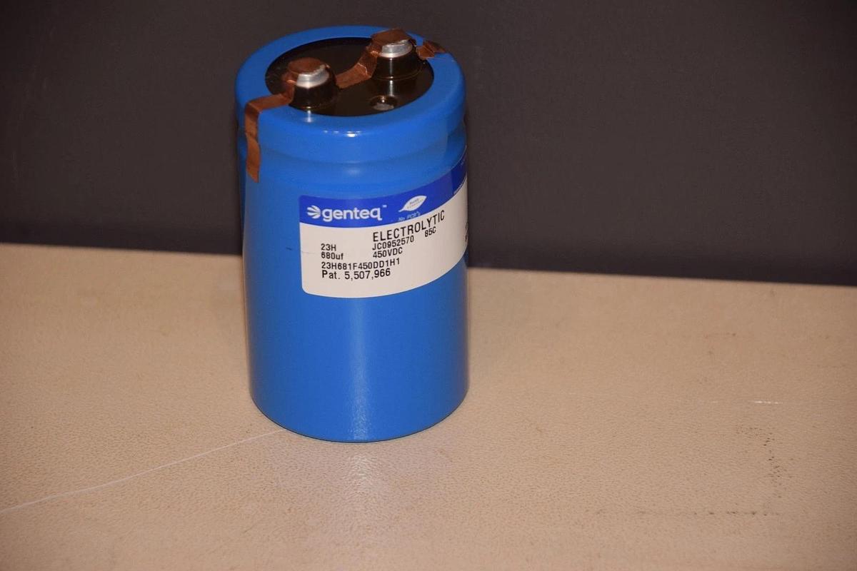 GENTEQ 23H681F450DD1H1 450VDC CAPACITOR NEW
