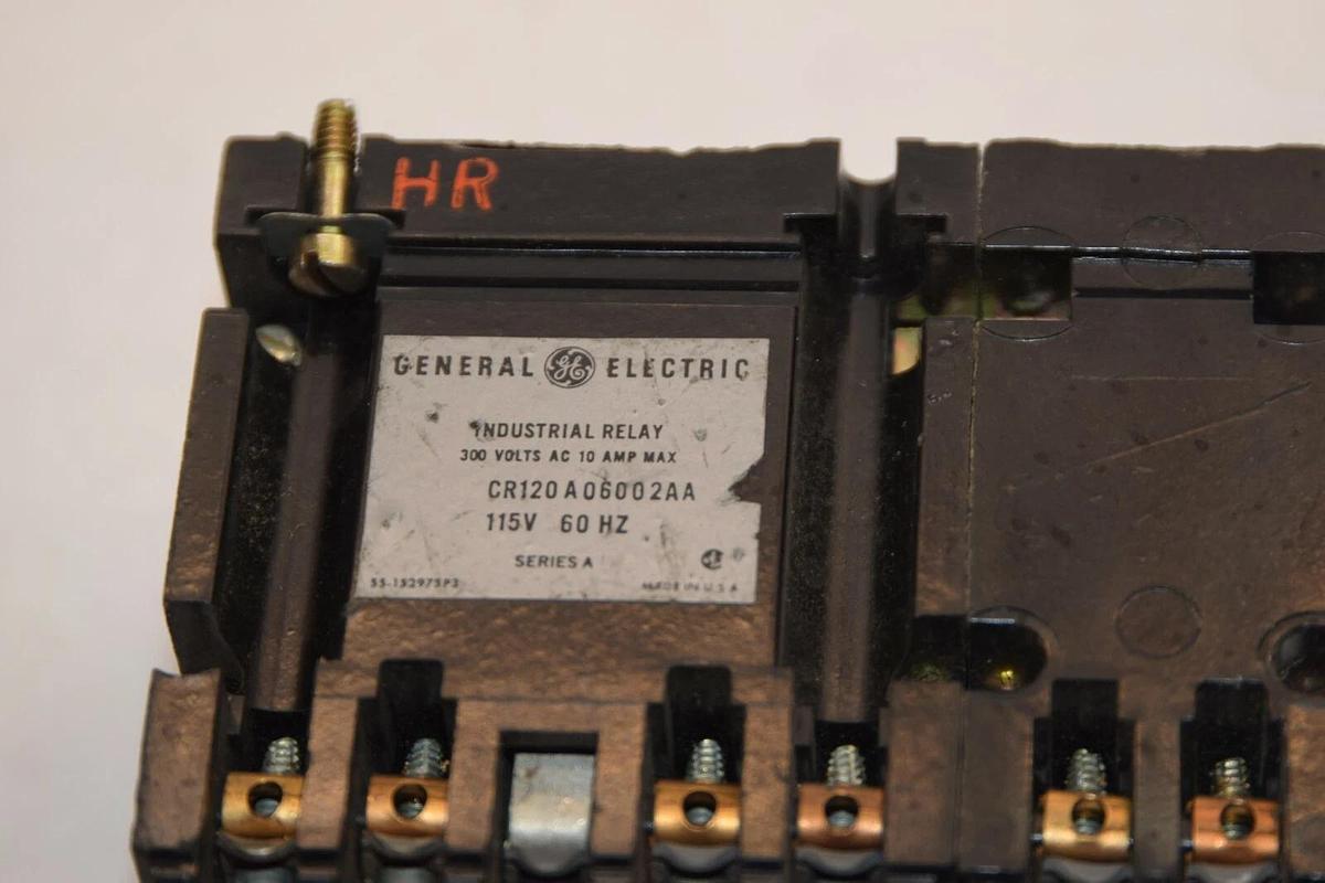 Used GENERAL ELECTRIC CR120A06002AA 115V 60Hz 300V 10A Series A Industrial Relay