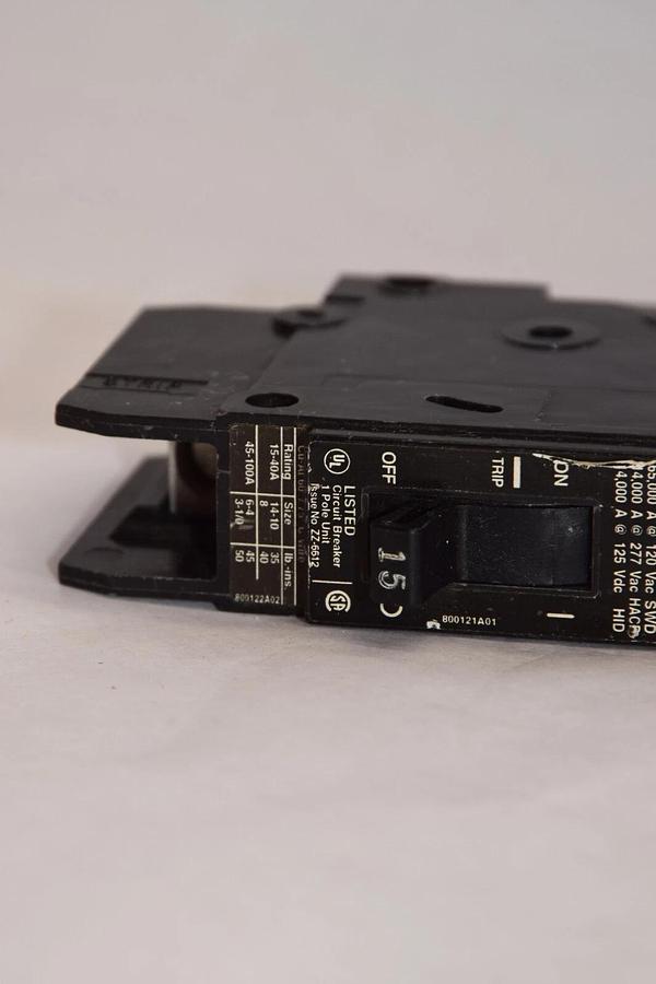 Used (Lot of 4) SIEMENS BQD 15A 15 Amp 277Vac Bolt On Circuit Breaker