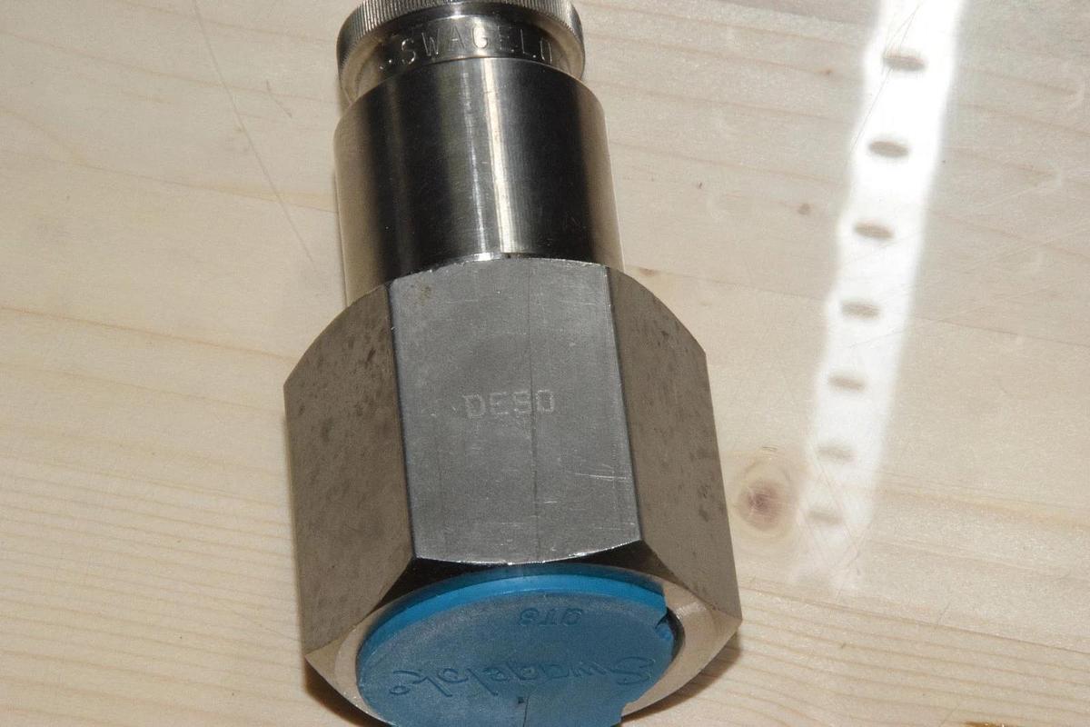 Swagelok QT8-316  Quick Connect QT8 Stainless steel  Fitting