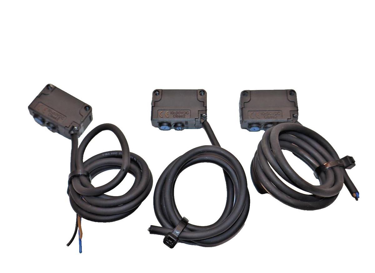 Used Keyence Reflective Cable Photoelectric Sensor PZ-G101N , PZG101N (Lot of 3)