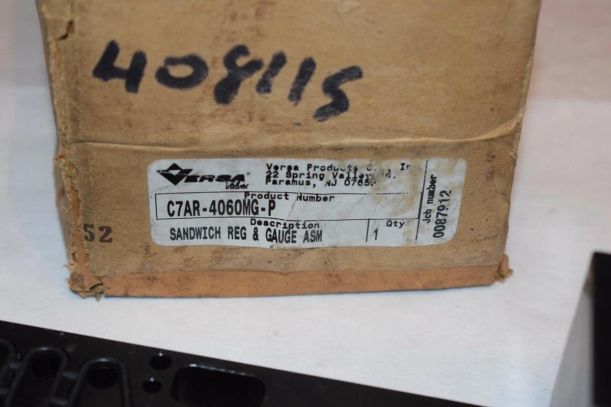 NEW VERSA C7AR-5060MG-P 0128204-02 SANDWICH PNEUMATIC REGULATOR & GAUGE