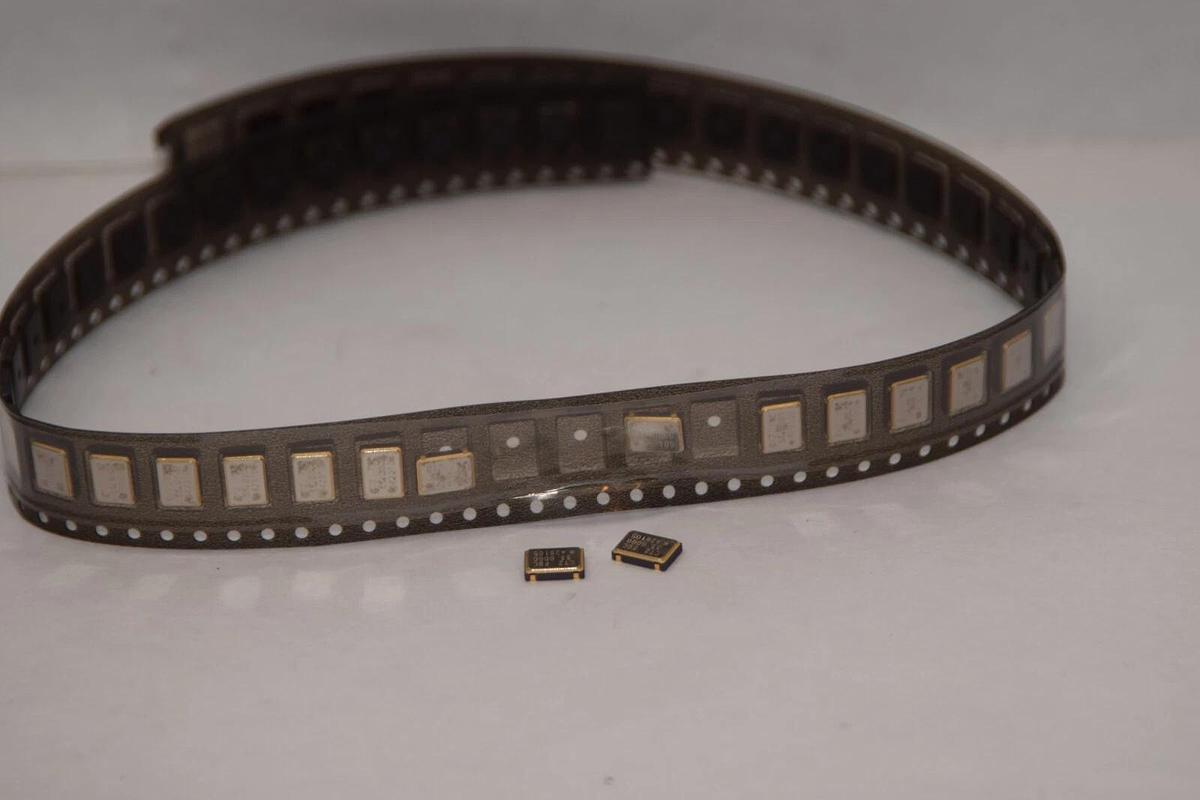 (NEW - Lot of 45) CTZ FBC 33.0000 , 426105 , 1813-2382 Chip