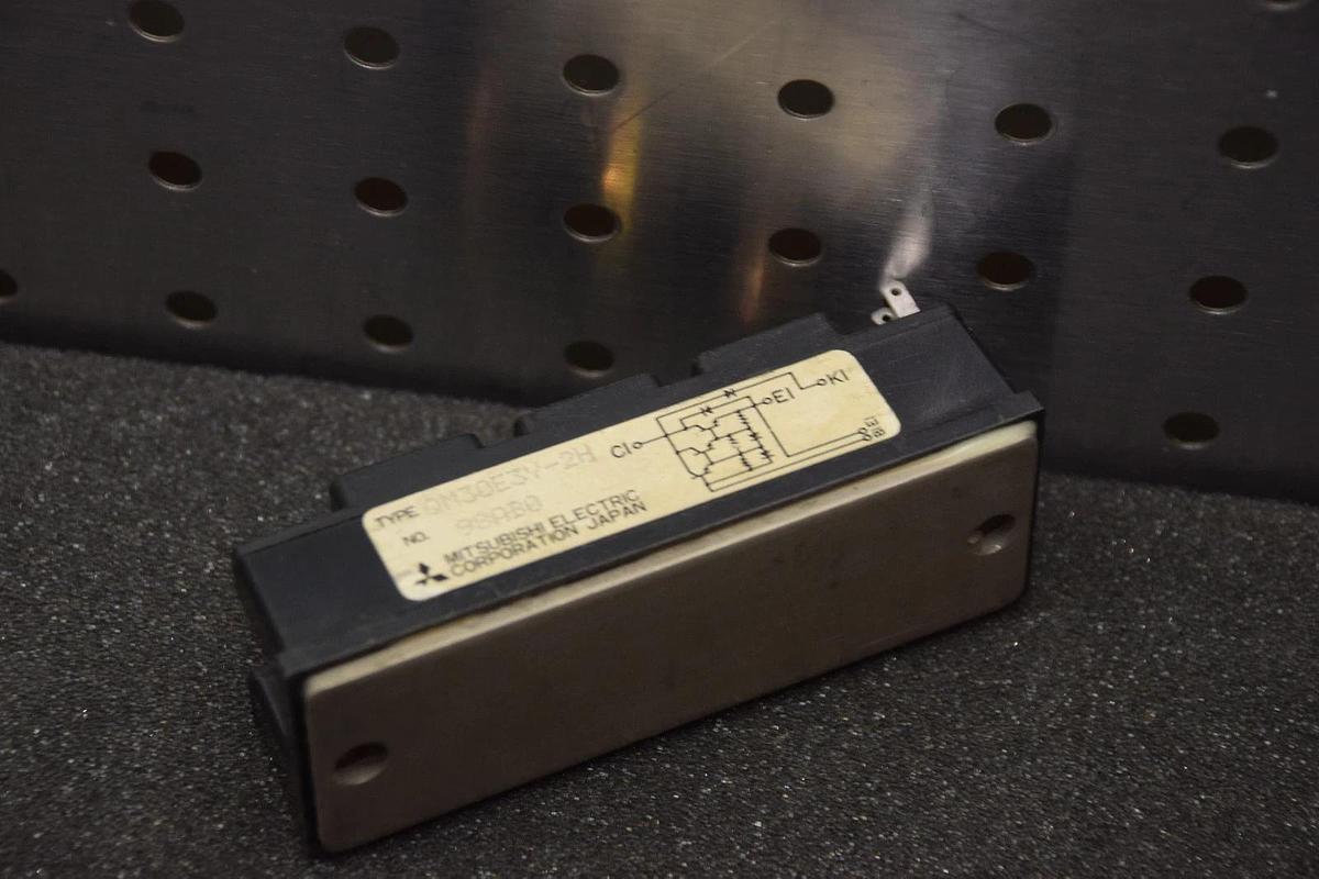 MITSUBISHI ELECTRIC QM30E3Y-2H QM30E3Y2H MODULE NEW