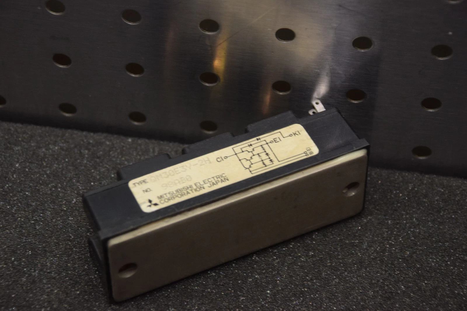 MITSUBISHI ELECTRIC QM30E3Y-2H QM30E3Y2H MODULE NEW