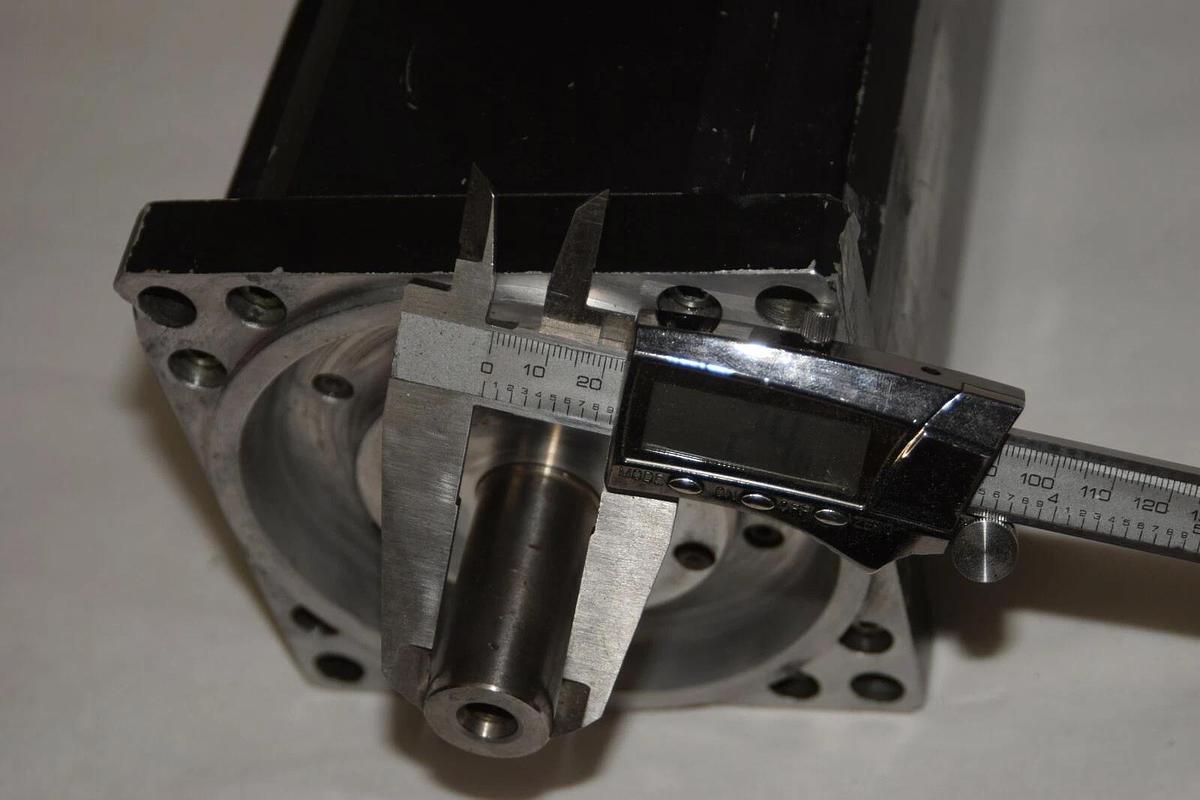 Used Bautz M713F-030-30-1 M713F030301 AC Servo Motor