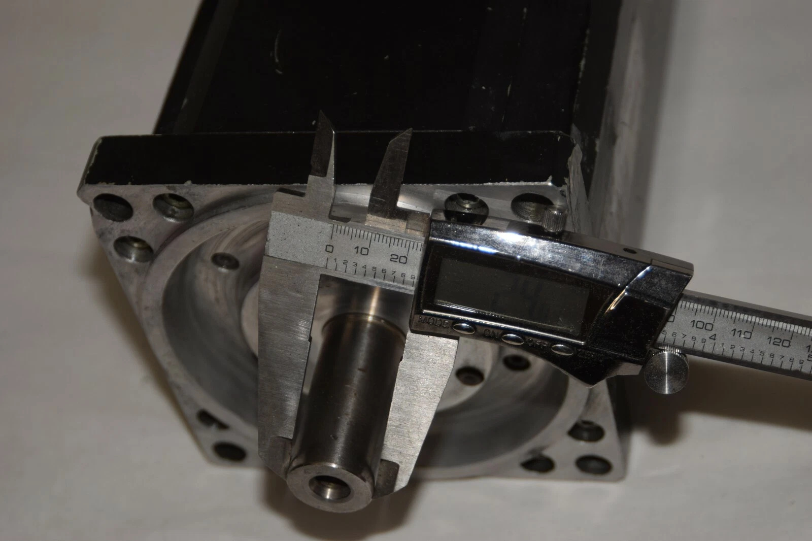 Used Bautz M713F-030-30-1 M713F030301 AC Servo Motor
