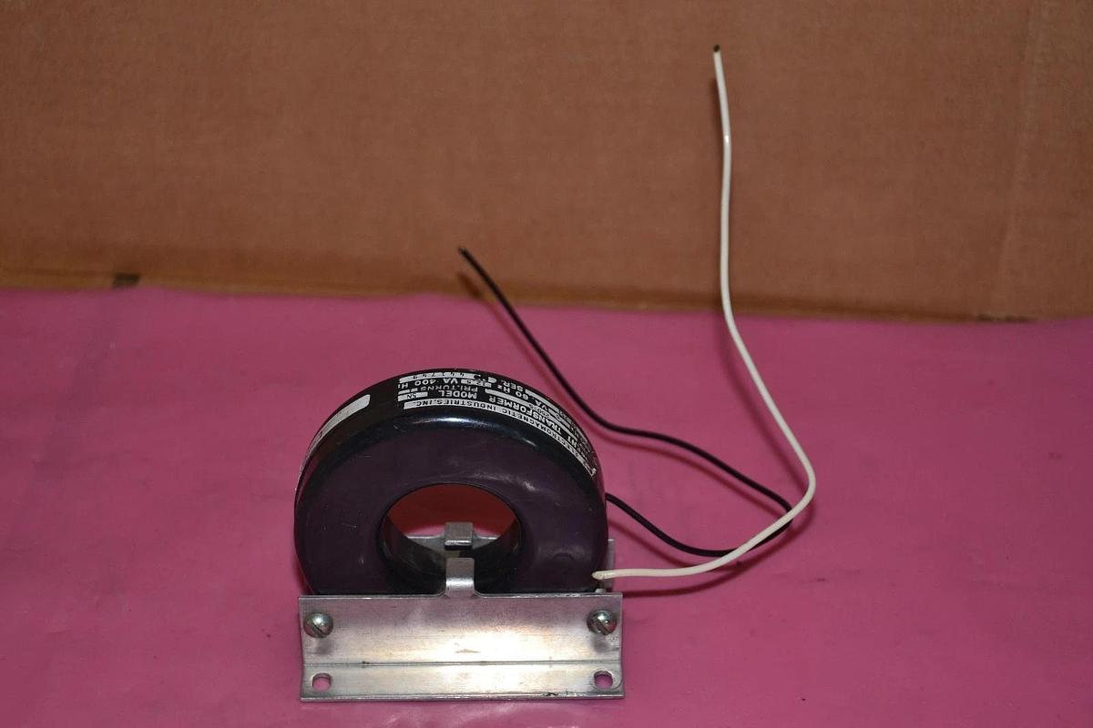 Used SQUARE D ELECTROMAGNETIC CURRENT TRANSFORMER 5N RATIO 250:5 PRI. TURNS 1