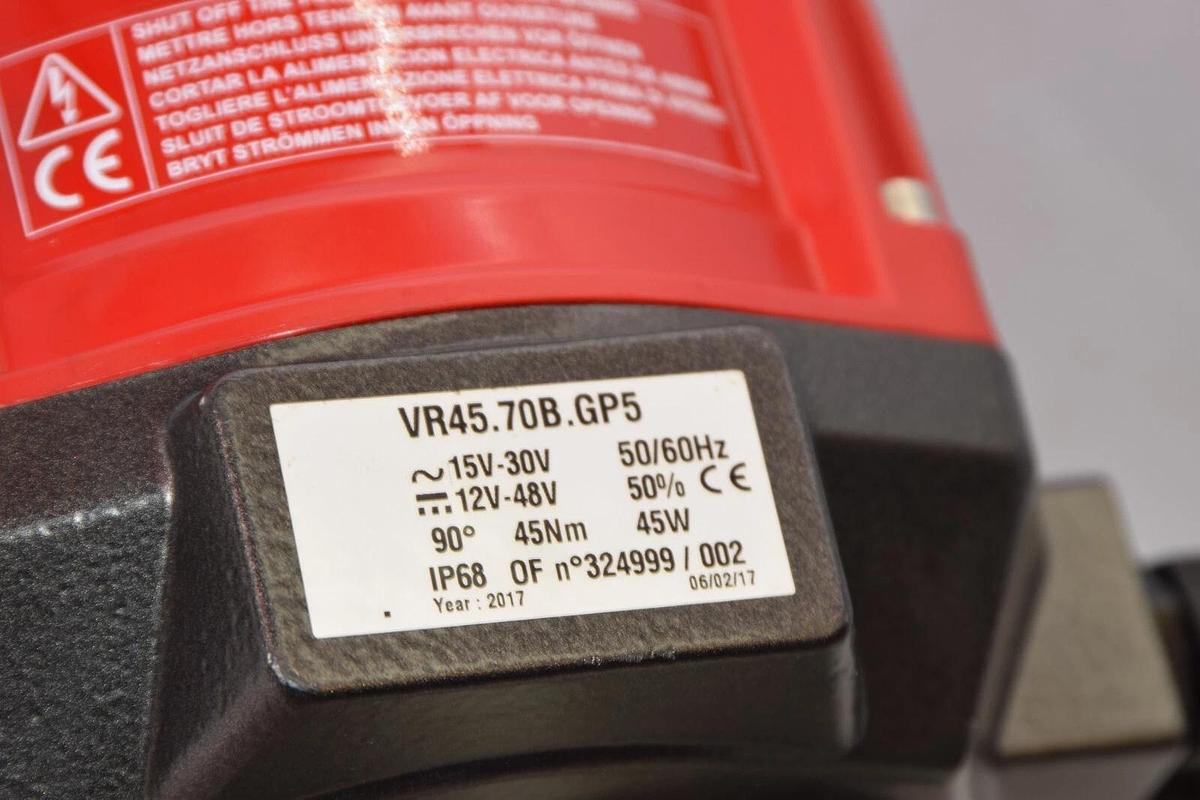 (NEW) JACOB VR45.70B.GP5 15-30V 50/60Hz Actuator With 3857454/10 Throttle Valve